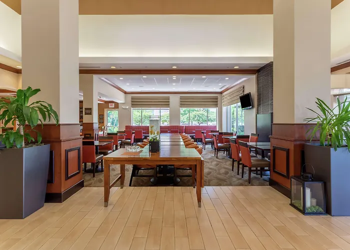 Hilton Garden Hotel 3*