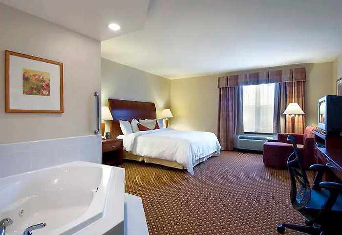 Hilton Garden Hotel 3*